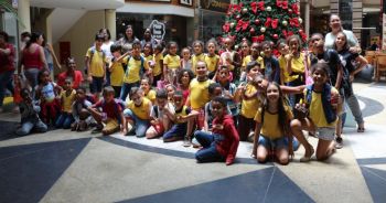 Crianças da Escola Municipal Antônio Carlos Machado (Acaiaca-MG) visitam Cinema de Viçosa e UFV