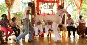 Mestra referência na Capoeira Angola participa de encontro em Viçosa
